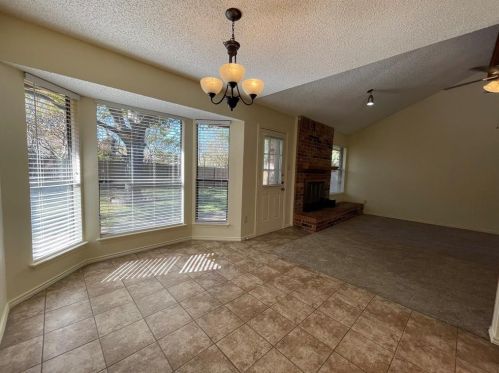 6820 Loma Vista Dr, Fort Worth TX  76133-6431 exterior