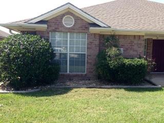 919 Crepe Myrtle St, College Station TX  77845-7289 exterior