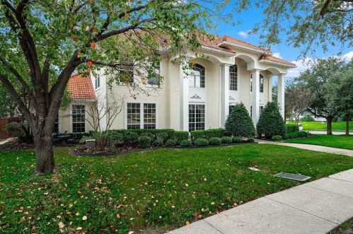 2324 Dobbins Ln, Irving, TX 75063-5600