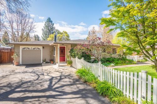 8747 Graton Rd, Sebastopol, CA 95472-2406