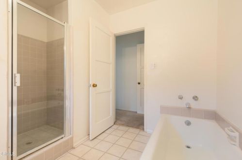 3213 Park Vis Dr, Glendale CA 91214-3355 exterior