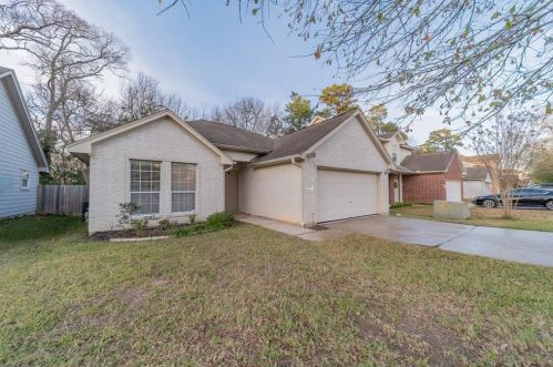 990 Oakglen Dr, Conroe, TX 77378-5743