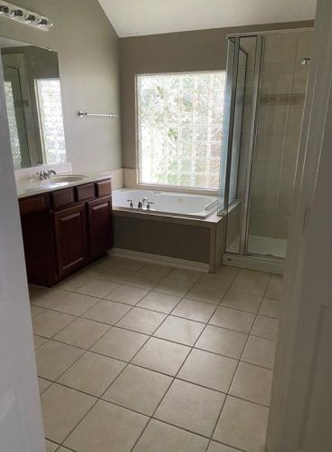 2500 Amy Lee Dr, Conroe TX  77304-5003 exterior