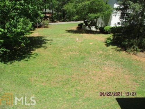 6 Hawthorne Dr, Newnan, GA 30263-3108