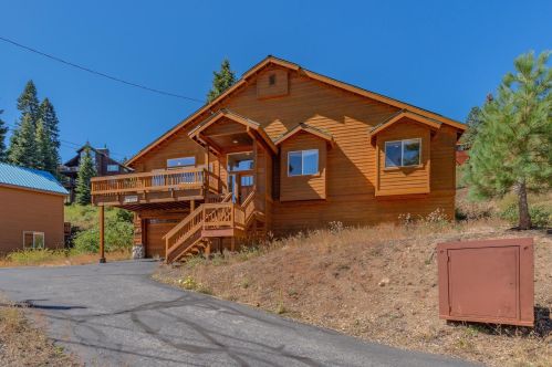 11550 Rhineland Ave, Truckee CA  96161-7070 exterior