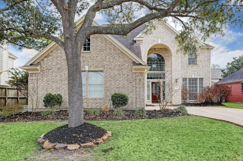 2503 Dixie Woods Dr, Pearland, TX 77581-5861