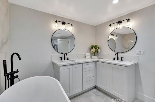 5892 Bellfield Ln, Huntington Beach CA  92648-1041 exterior