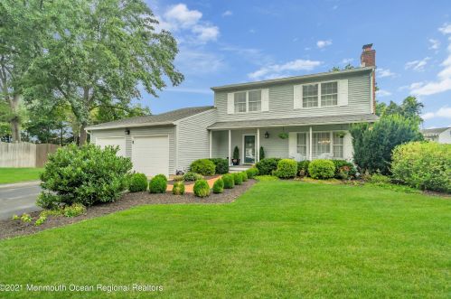 102 Dale Ct, Lakehurst, NJ 08759-6250