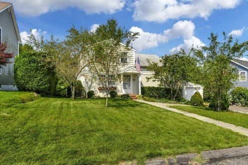 25 Chatham Dr, Norwalk, CT 06854-2501