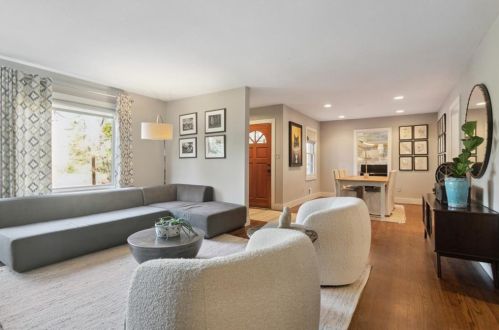 1615 Fama Dr, Atlanta GA  30329-3311 exterior