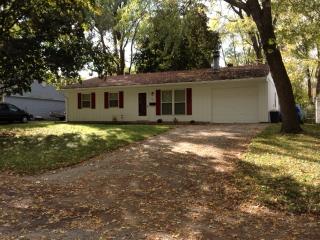 407 Glenn Dr, Urbana, IL 61802-4530