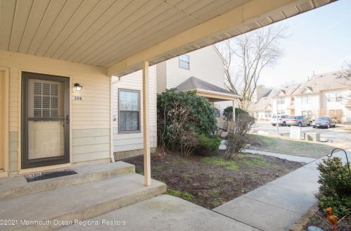 308 Larkspur Ln, Jackson Twp, NJ 08527-4105