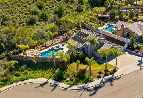 13675 Stonybrook Ln, El Cajon, CA 92021-8834