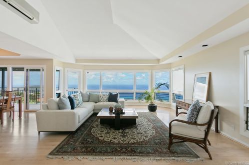 825 Puuikena Dr, Honolulu HI  96821-2564 exterior