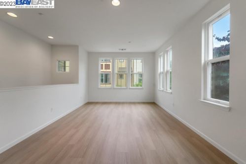 202 Peppermint Tree Ter, Sunnyvale, CA 94086-6662