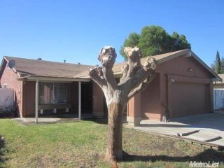 140 Yosemite Dr, Tracy, CA 95376-4870
