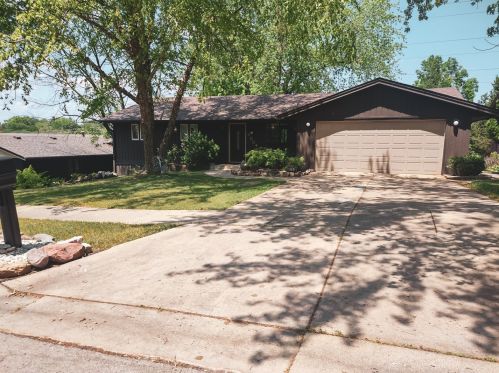 4894 Alpine Park Dr, Rockford, IL 61108-2227