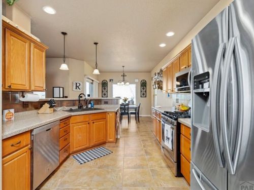 1117 Meadowmoor Dr, Pueblo CO  81007-2020 exterior