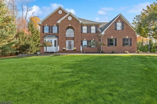 46 Angus Ln, Warren, NJ 07059-6736