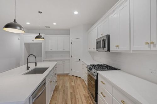 1821 Sylvania Ave, Fort Worth TX  76111-2740 exterior