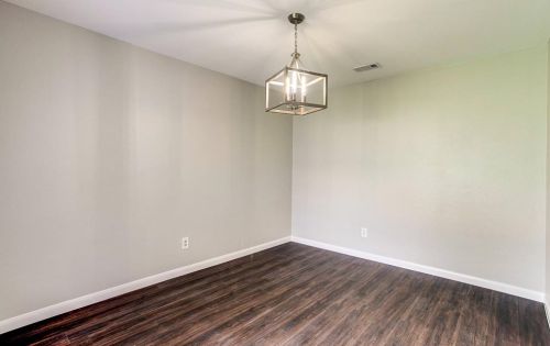 1817 Lake Shore Ct, Fort Worth TX  76103-1511 exterior