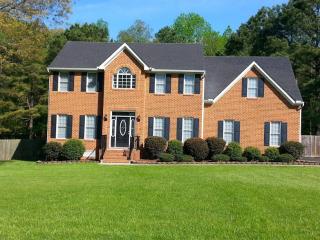 2906 Talleywood Ln, Chester, VA 23831-7007