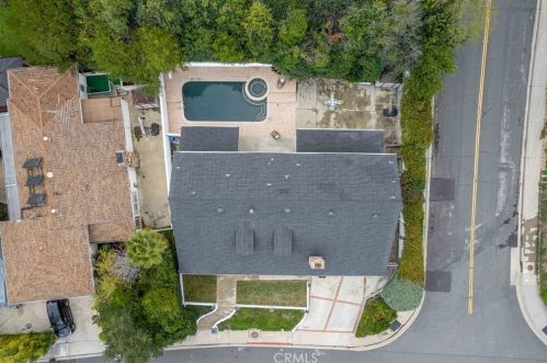 1851 Greenbriar Rd, Glendale CA  91207-1064 exterior