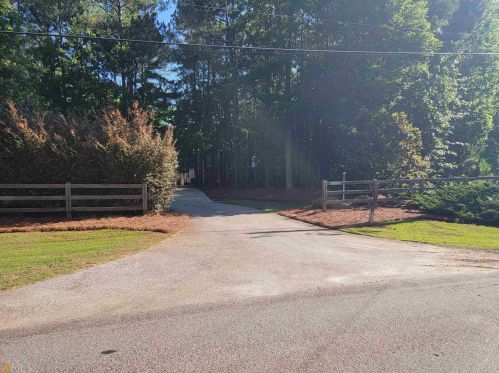 100 Strickland Ln, Jackson, GA 30233-4308