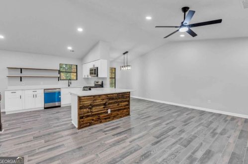 5438 Martins Crossing Rd, Stone Mountain GA  30088-1713 exterior