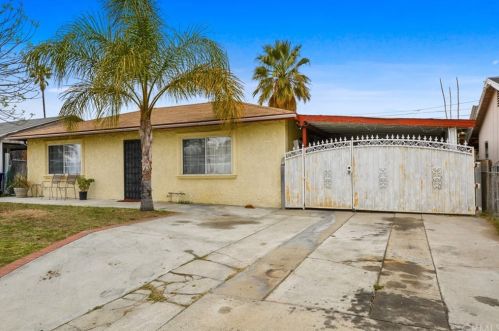 530 Holladay Pl, Rialto, CA 92376-5706