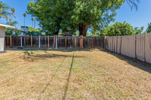5566 Dewey Ave, Riverside CA  92504-1622 exterior