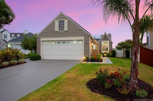 4616 Buckingham Ln, Carlsbad, CA 92010-6401