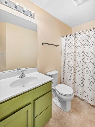 1252 Alta Vista Dr, Pingree Grove IL  60140-2057 exterior