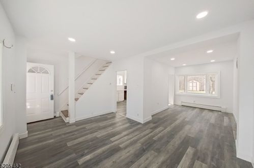 76 Passaic Ave, Paterson NJ  07506-1406 exterior