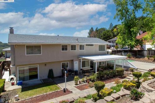 3390 Pinewood Ct, Hayward, CA 94542-2604