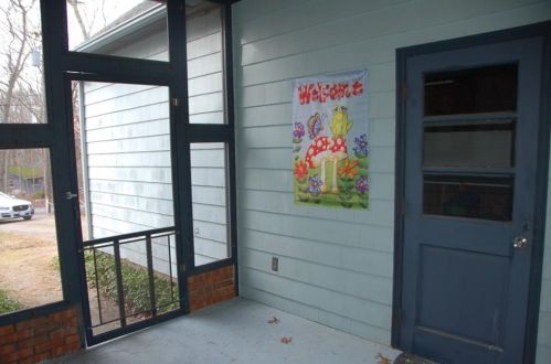 12 Colonial Village Rd, Hopkinton, RI 02804-2602