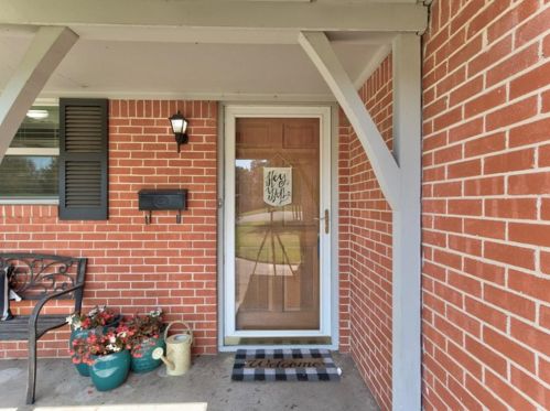 5621 Wedgworth Rd, Fort Worth TX  76133-2806 exterior