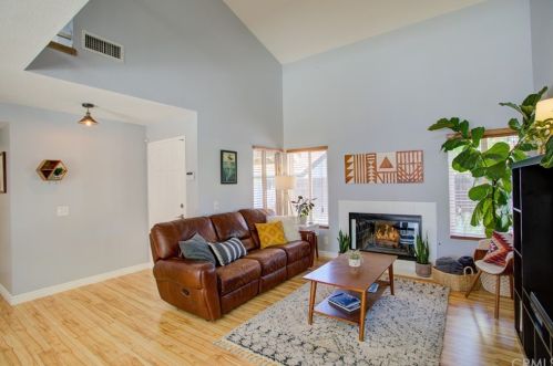 3071 Wicklow Dr, Riverside CA  92503-5806 exterior