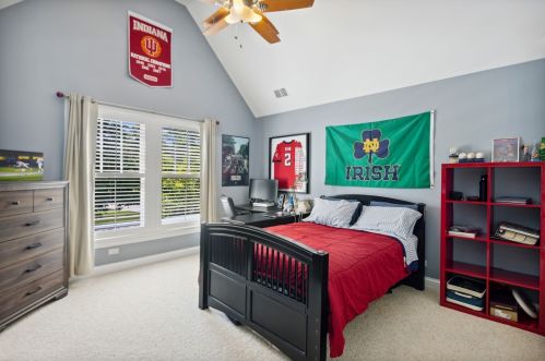 267 Middaugh Rd, Willowbrook IL  60514-1067 exterior