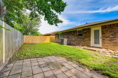 3112 Ronay Dr, Fort Worth, TX 76140-1948