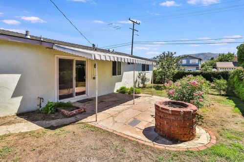 2491 Royal Ave, Simi Valley CA 93065-4765 exterior