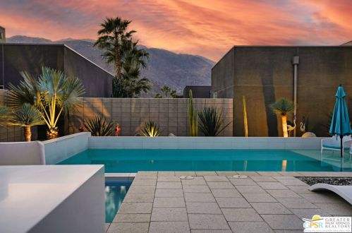 1069 Dane Dr, Palm Springs, CA 92262-6195
