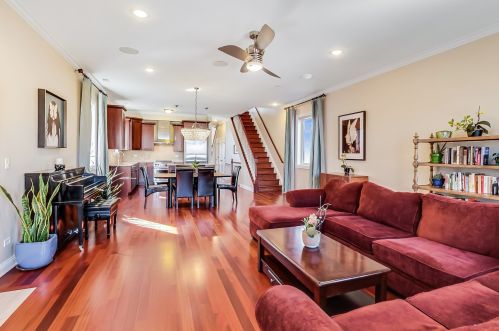 1547 Thomas St, Chicago, IL 60642-8835