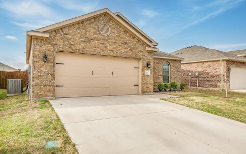 333 Marble Creek Dr, Fort Worth, TX 76131