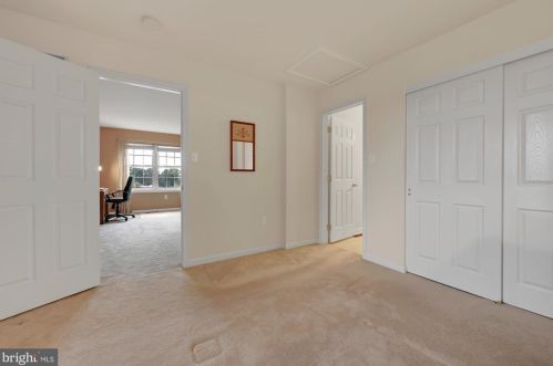 15 Leeds Ct, Lancaster PA  17602-4676 exterior