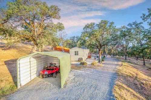 7476 Loretta Ln, Big Oak Valley, CA 95977-9720