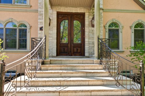 513 Deerpath Ct, Bannockburn, IL 60015-4104