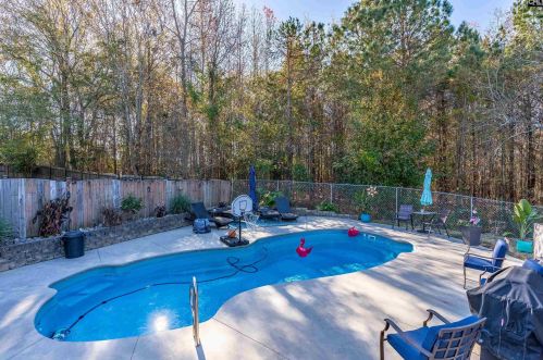 121 Hatton Ln, Lexington, SC 29072-8069