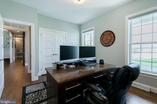 212 Shade Tree Dr, Lancaster PA  17603-5074 exterior