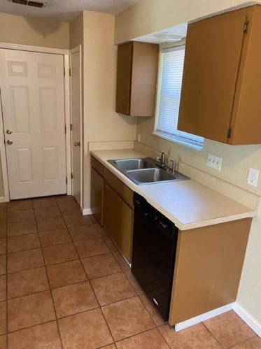 1037 Bryant St, Fort Worth TX  76126-3415 exterior